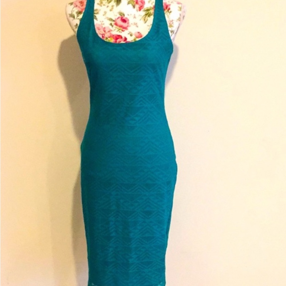 Blue Sleeveless Sheath Midi Dress for a Night Out